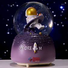 گوی برفی طرح فضانورد پمپی کد ۰۱